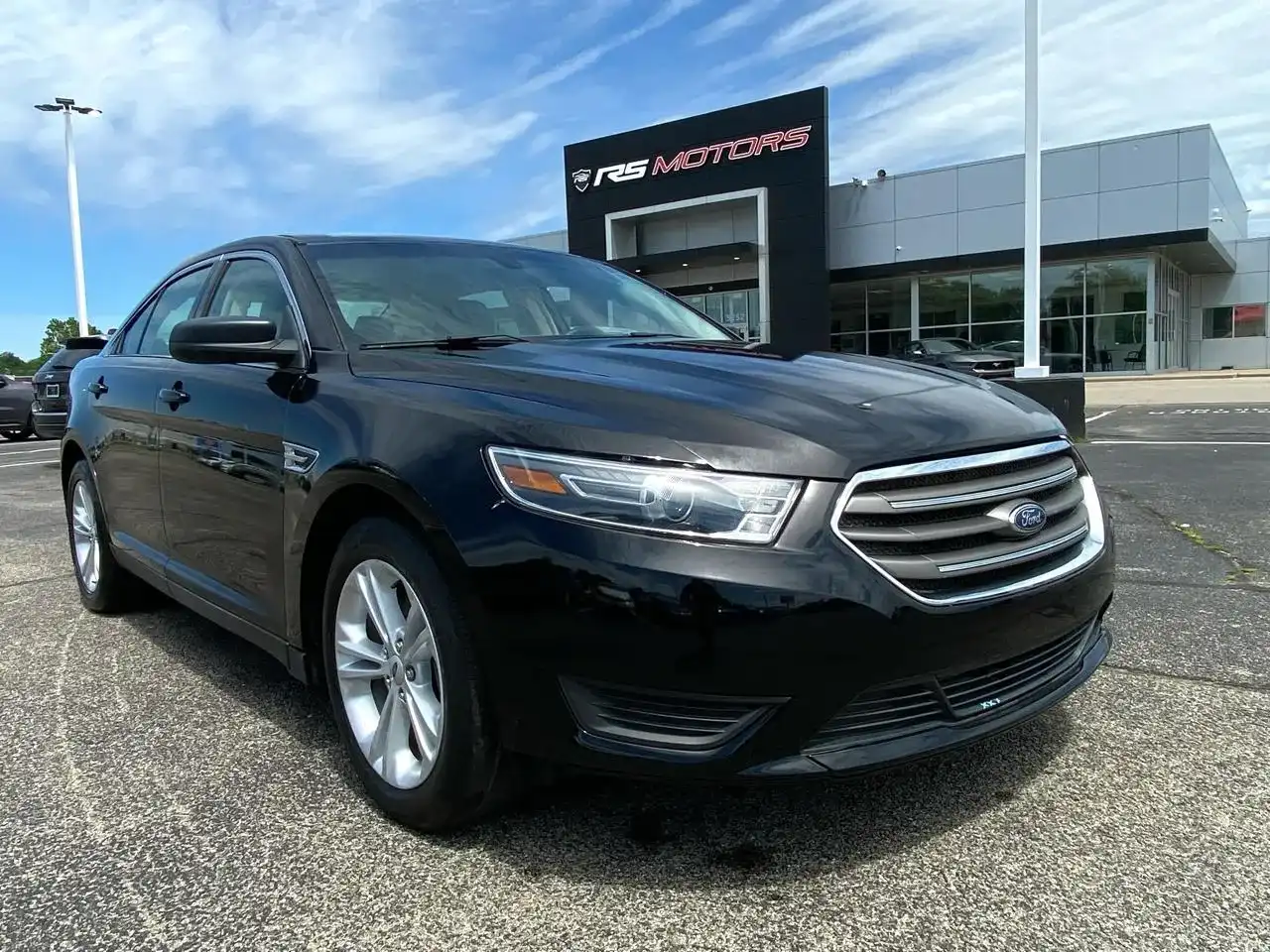 2017 Ford Taurus SE FWD's photo