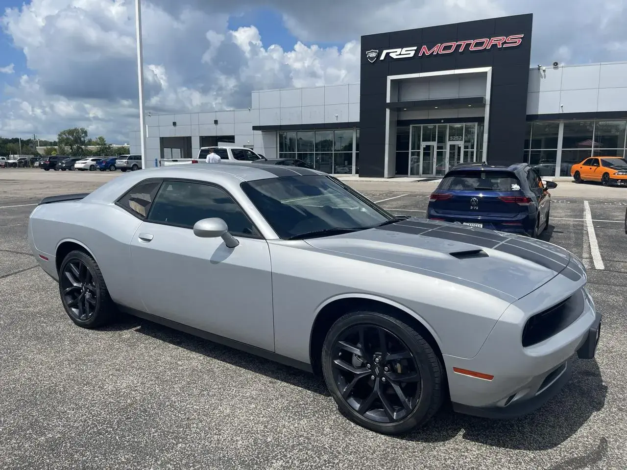 Vehicle Image 2