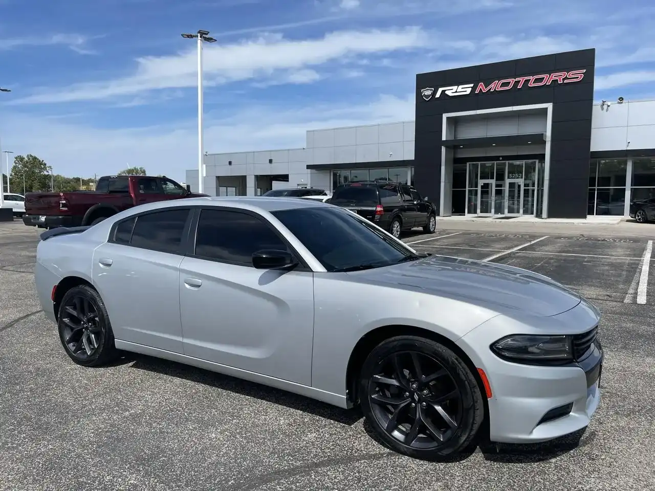 2019 Dodge Charger SXT's photo