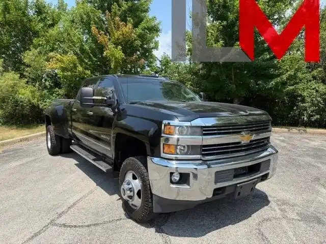 2015 Chevrolet Silverado HD LTZ 4WD Crew Cab Short Box SRW w R6Q's photo
