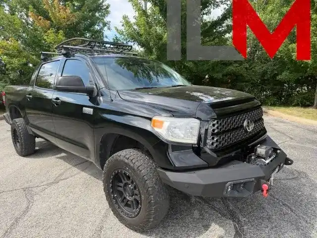 2017 Toyota Tundra Platinum 5.7L 4WD FFV Crew Max Short's photo
