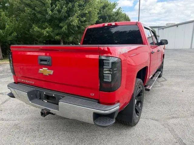 2014 Chevrolet Silverado 1500 LT Crew Cab Short Box photo 3