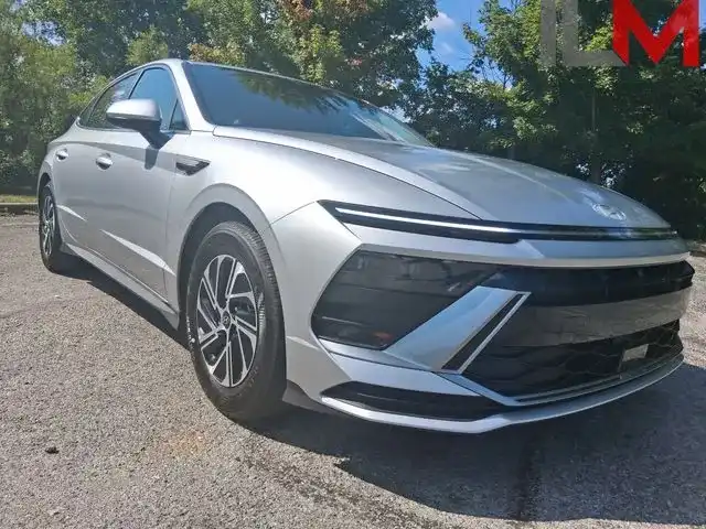 2026 Hyundai Sonata Blue's photo