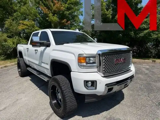 2016 GMC Sierra 4WD Crew Cab Standard Box Denali's photo