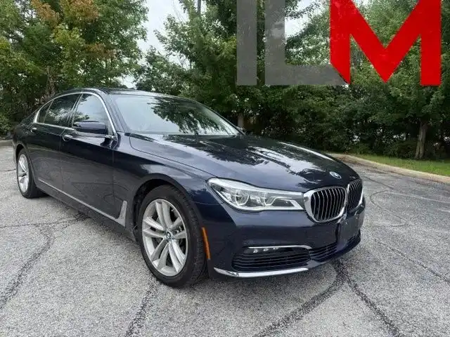 2016 BMW 7 Series 750i xDrive's photo