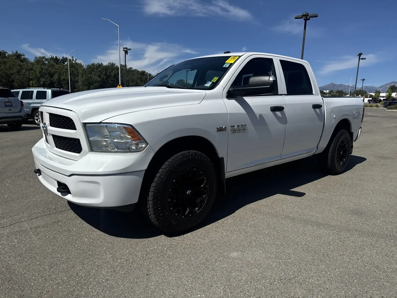 2015 RAM 1500 ST Crew Cab 4x4 photo 3