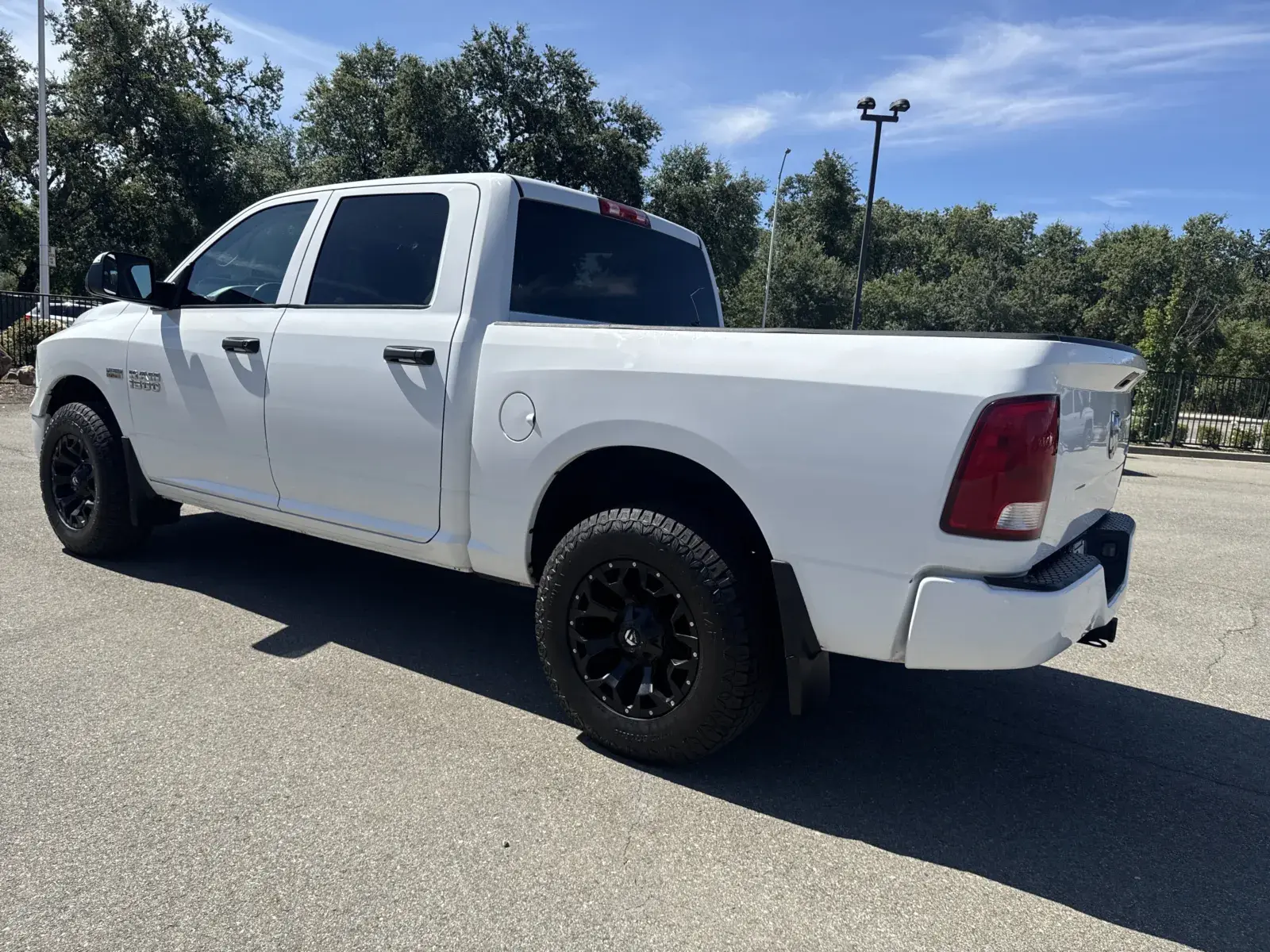 2015 RAM 1500 ST Crew Cab 4x4 photo 5