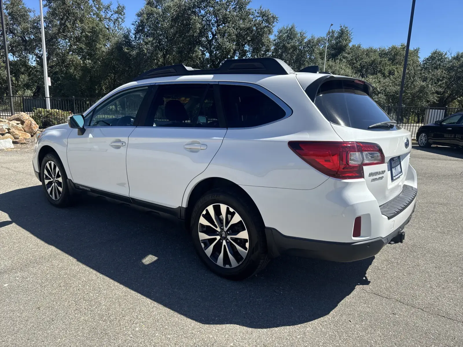 2017 Subaru Outback 3.6R Limited photo 5