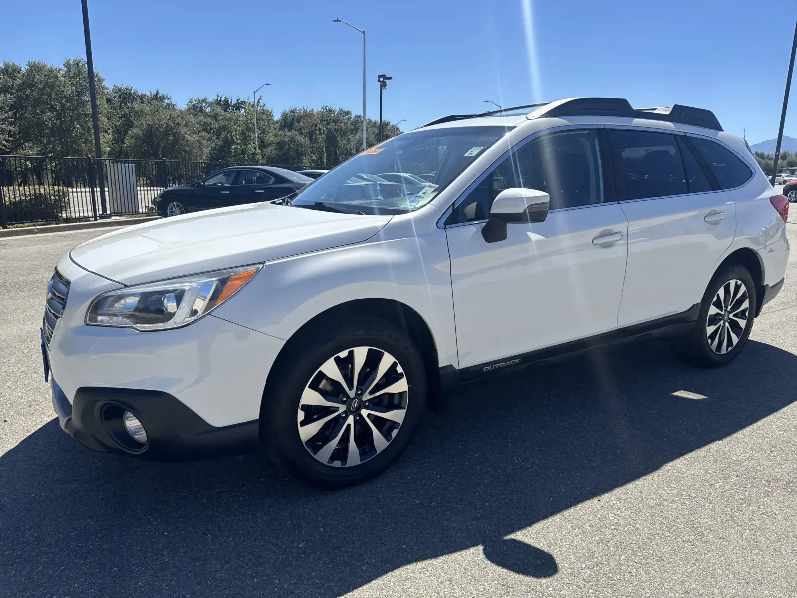 2017 Subaru Outback 3.6R Limited photo 3
