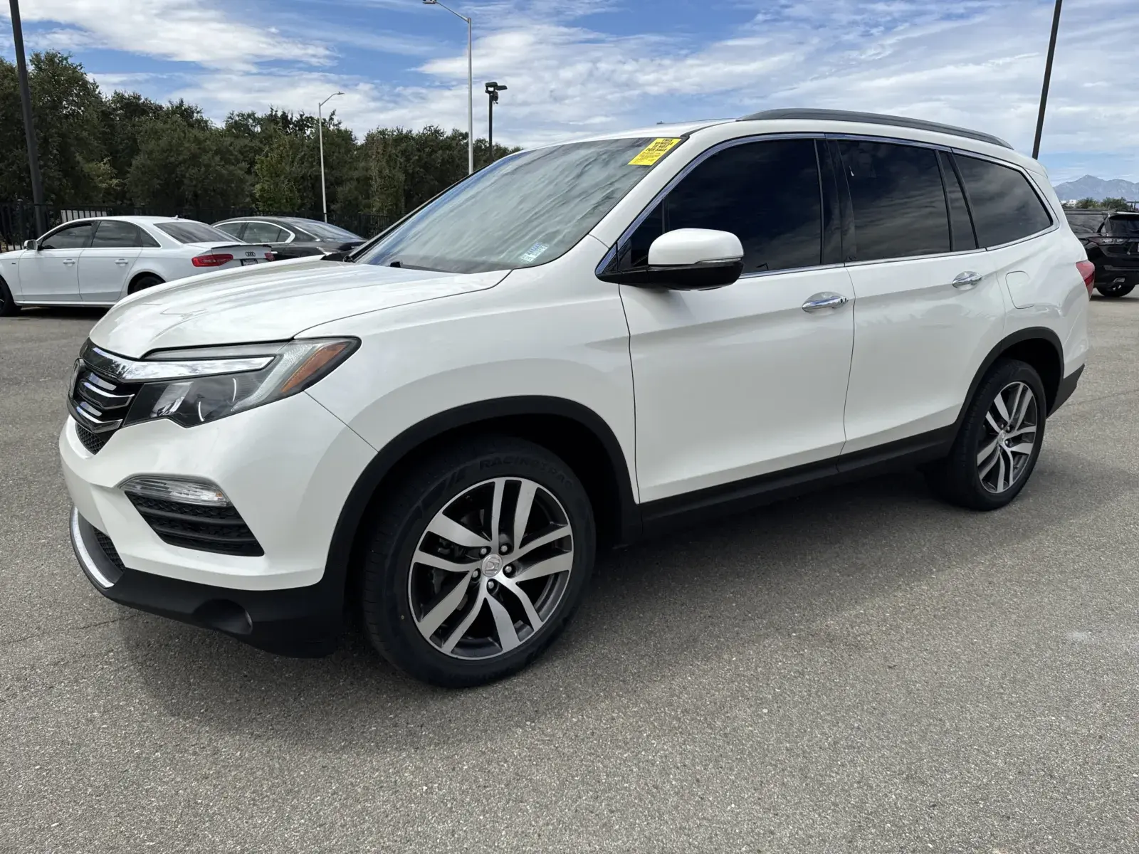 2017 Honda Pilot 4WD Elite photo 3