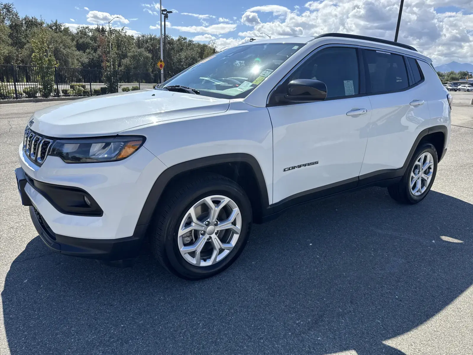 2024 Jeep Compass Latitude 4WD photo 3