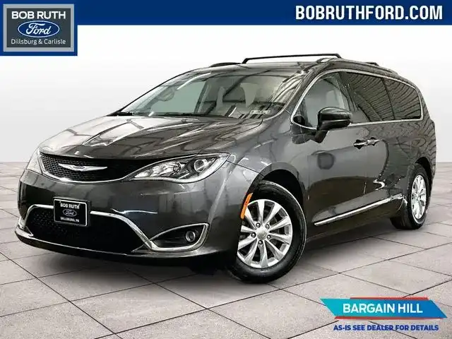 2018 Chrysler Pacifica Touring L's photo