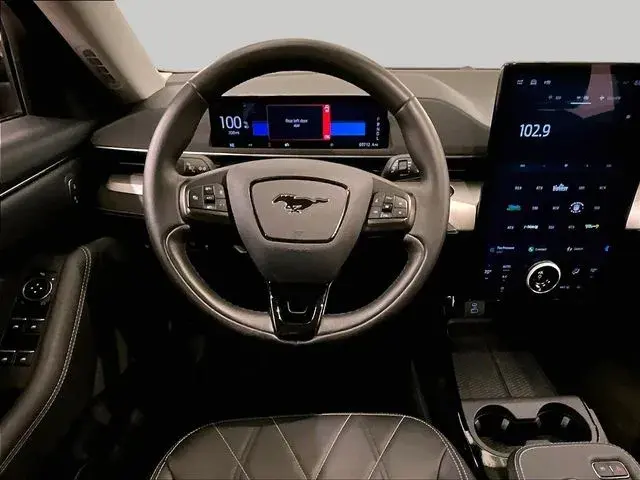 2021 Ford Mustang-Mach-e Select photo 5