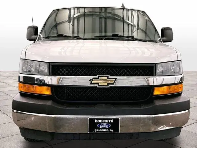 2018 Chevrolet Express LT 3500 photo 3
