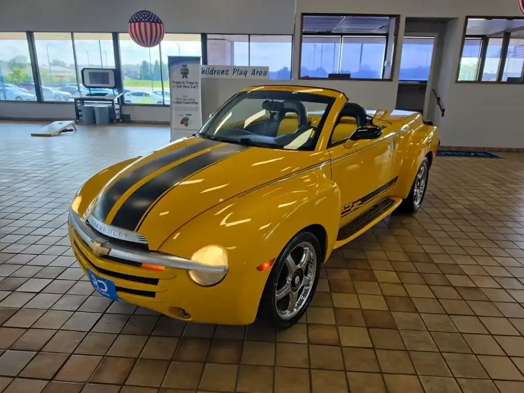 2004 Chevrolet SSR LS's photo