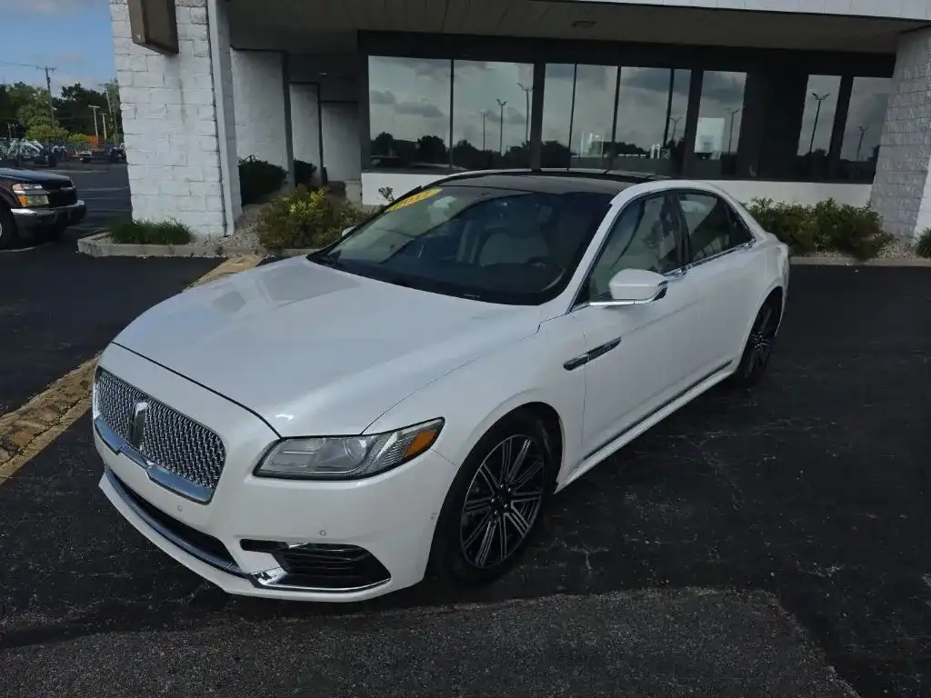 2017 Lincoln Continental Reserve AWD's photo