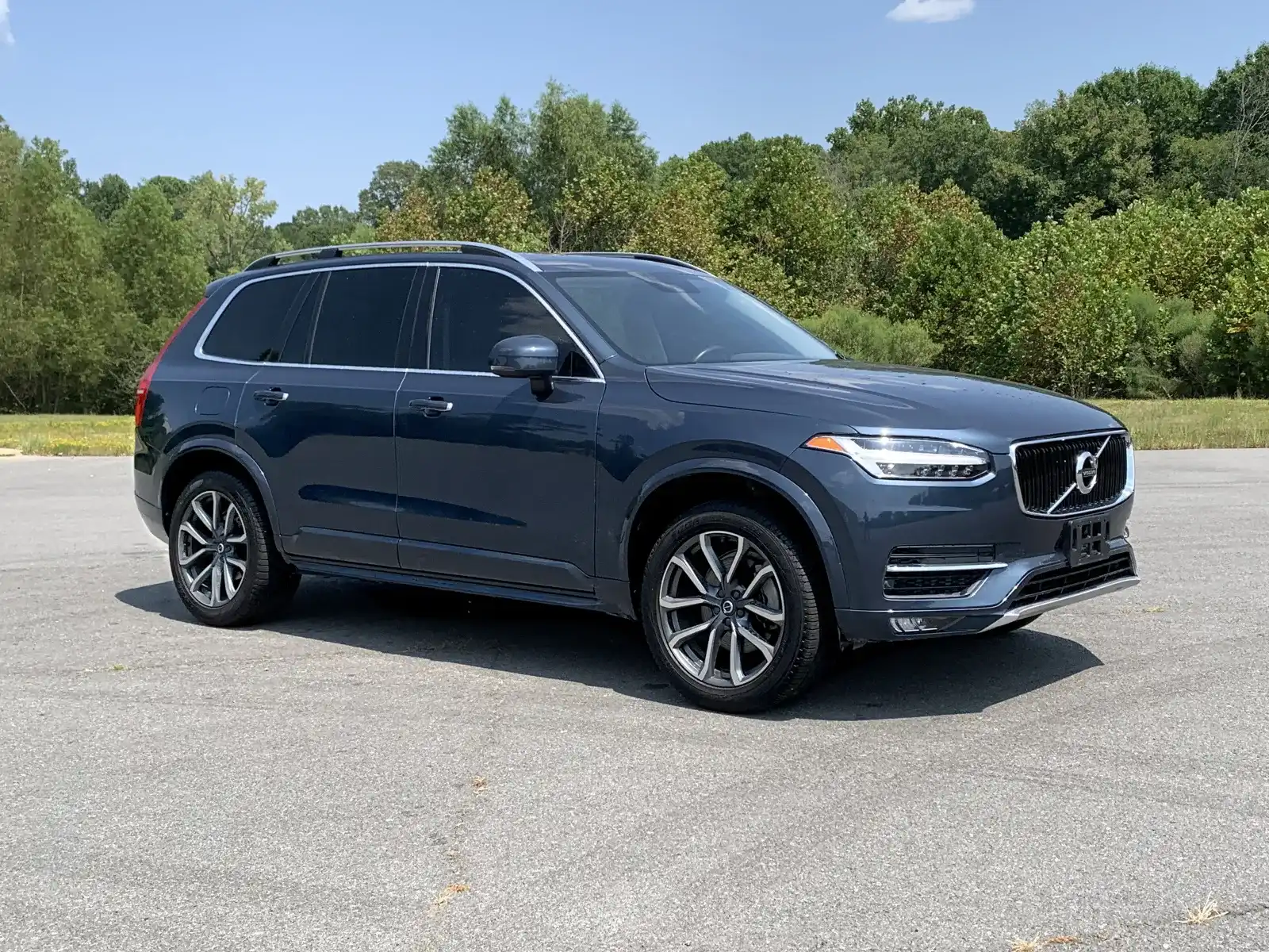 2019 Volvo XC90 T5 Momentum AWD's photo
