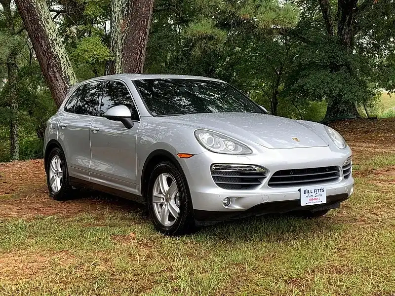 2012 Porsche Cayenne S's photo