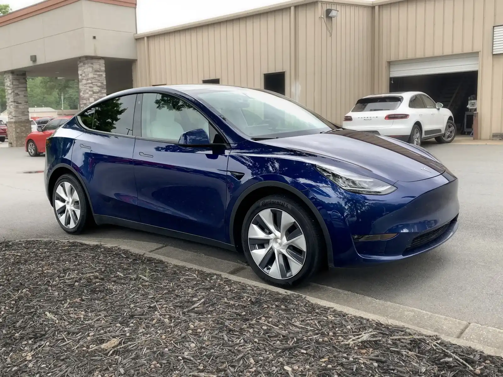 2020 Tesla Model Y Long Range Dual Motor All-Wheel Drive's photo