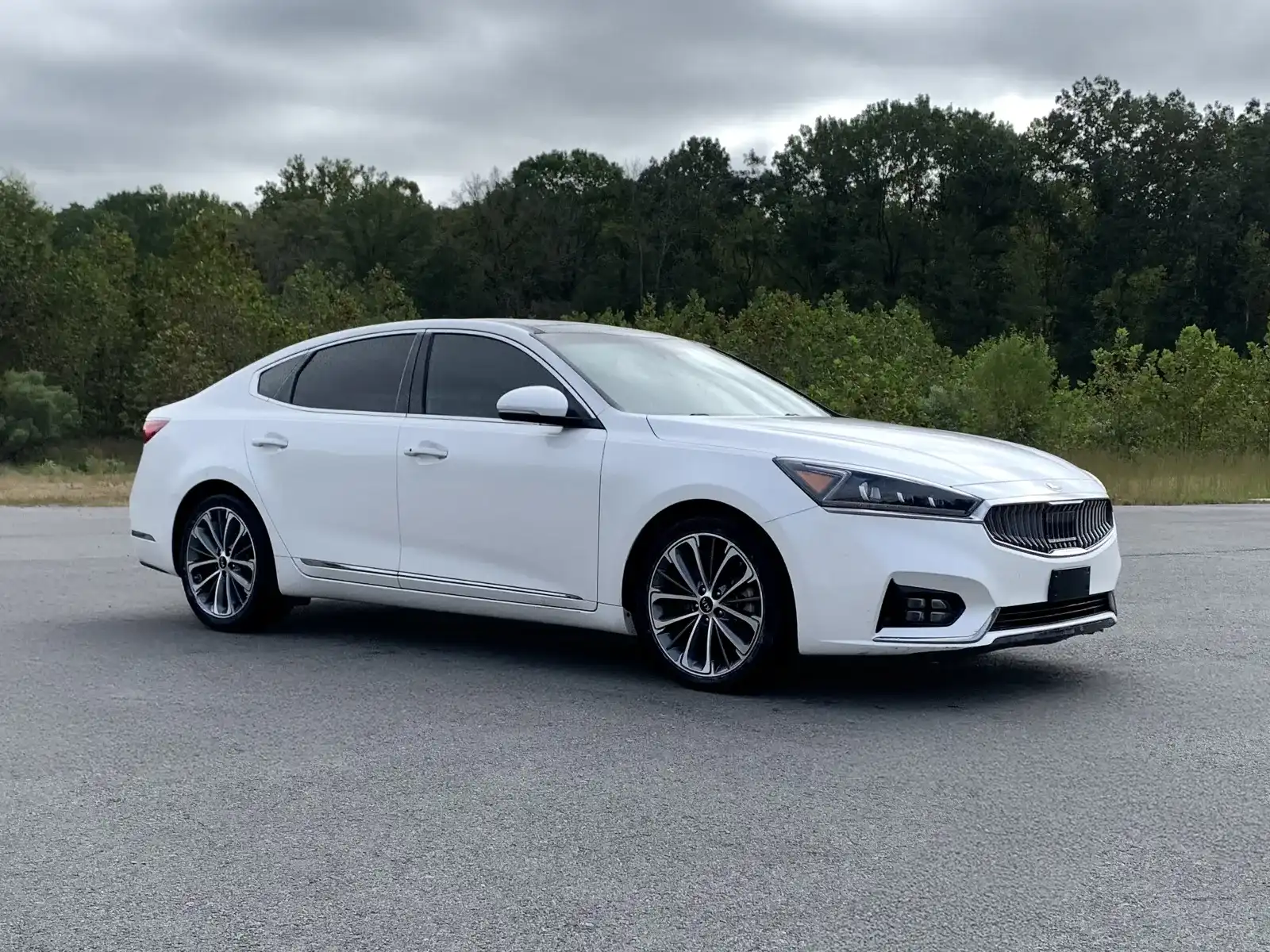 2019 Kia Cadenza Technology's photo