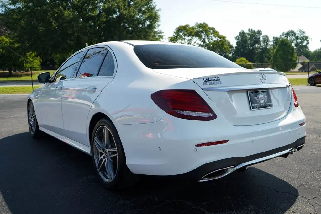 2019 Mercedes-Benz E-Class E300 photo 3