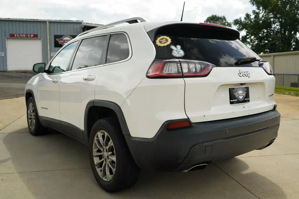 2019 Jeep Cherokee Latitude Plus photo 4