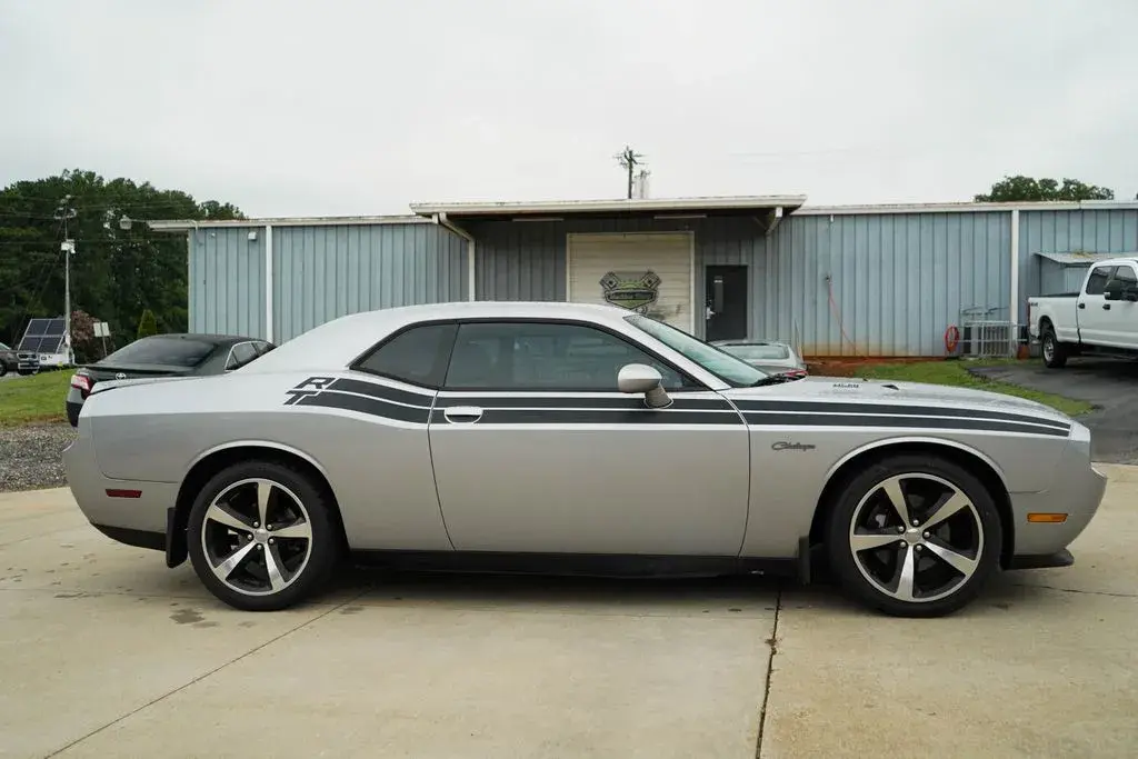 2014 Dodge Challenger R/T Classic photo 3