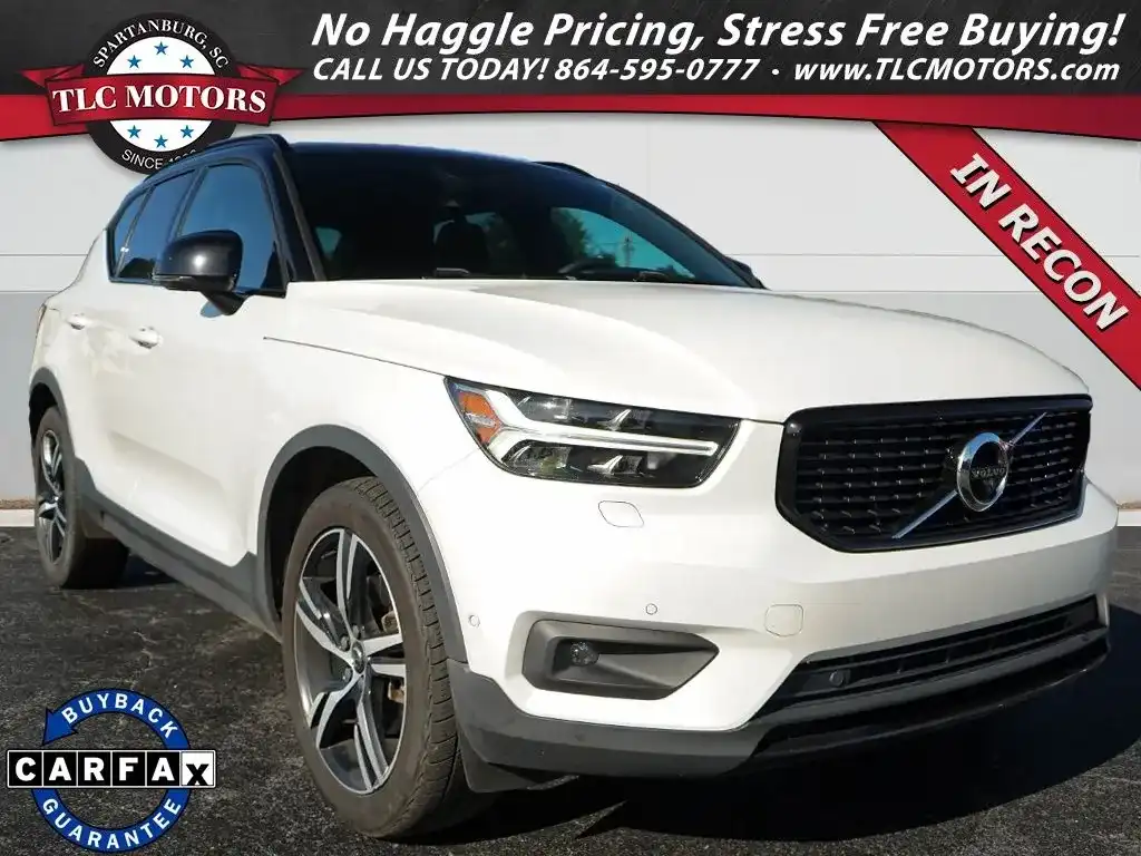 2022 Volvo XC40 T5 R-Design AWD's photo