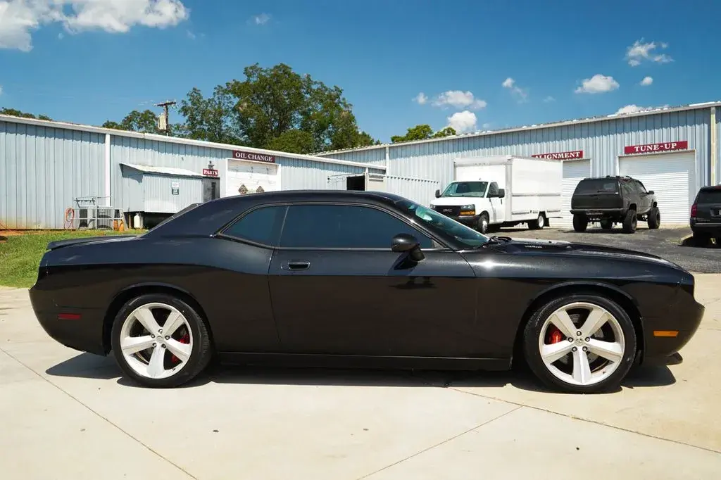 2008 Dodge Challenger SRT8 photo 3
