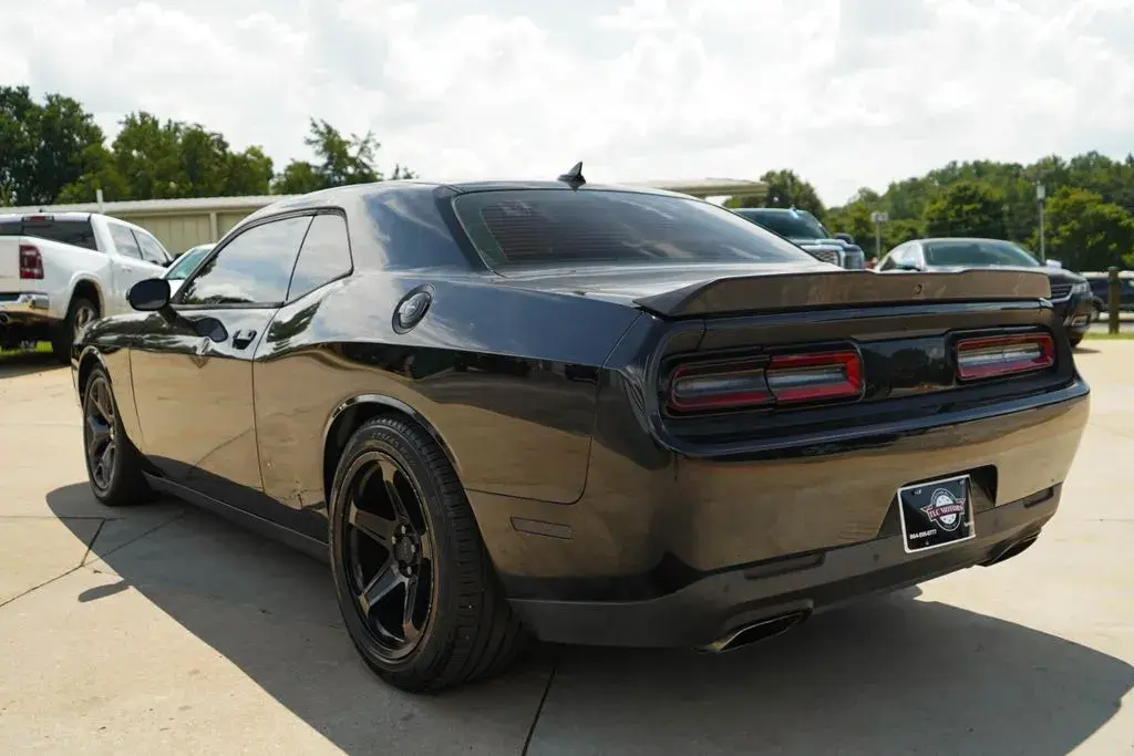 2019 Dodge Challenger R/T photo 3