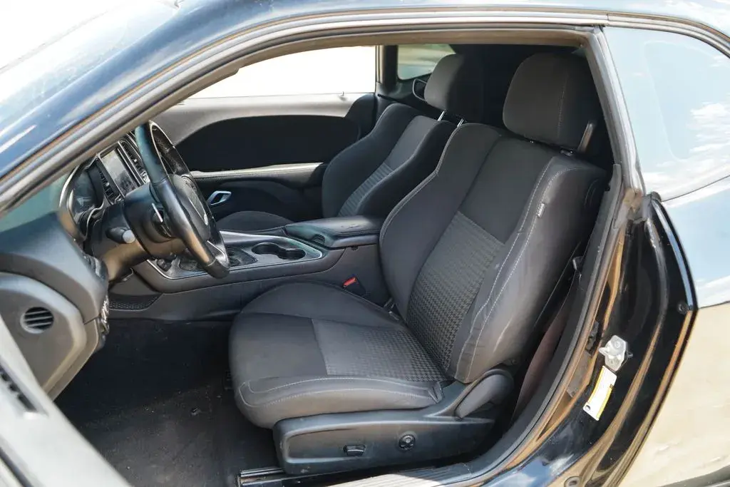 2019 Dodge Challenger R/T photo 5