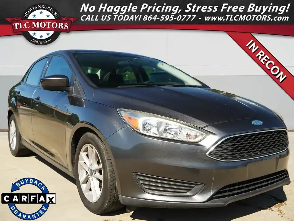 2018 Ford Focus SE Sedan's photo