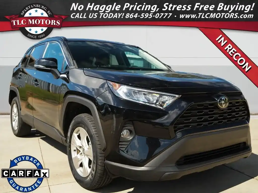 2021 Toyota RAV4 XLE FWD's photo