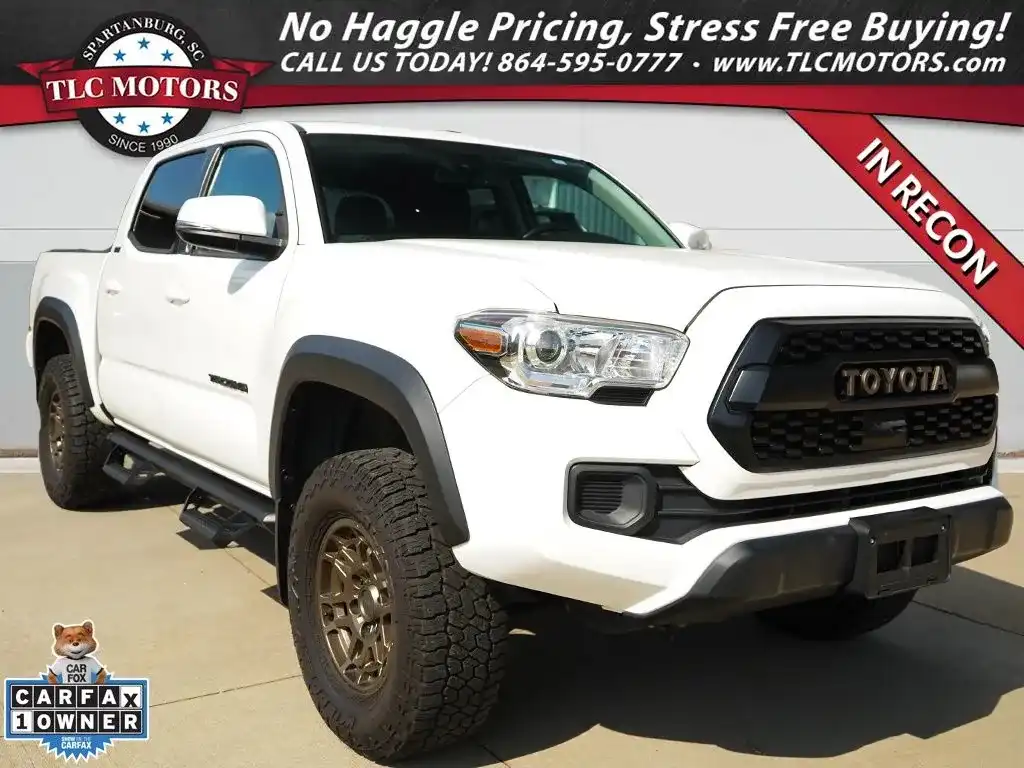 2022 Toyota Tacoma SR5 Double Cab 4WD V6 Auto Short Bed's photo