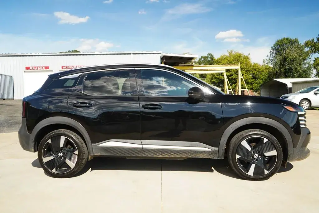 2025 Nissan Kicks 2.0 SR photo 3