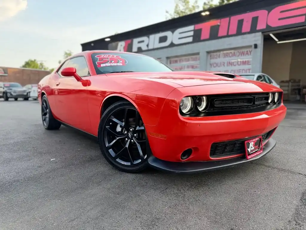 2023 Dodge Challenger GT Auto's photo