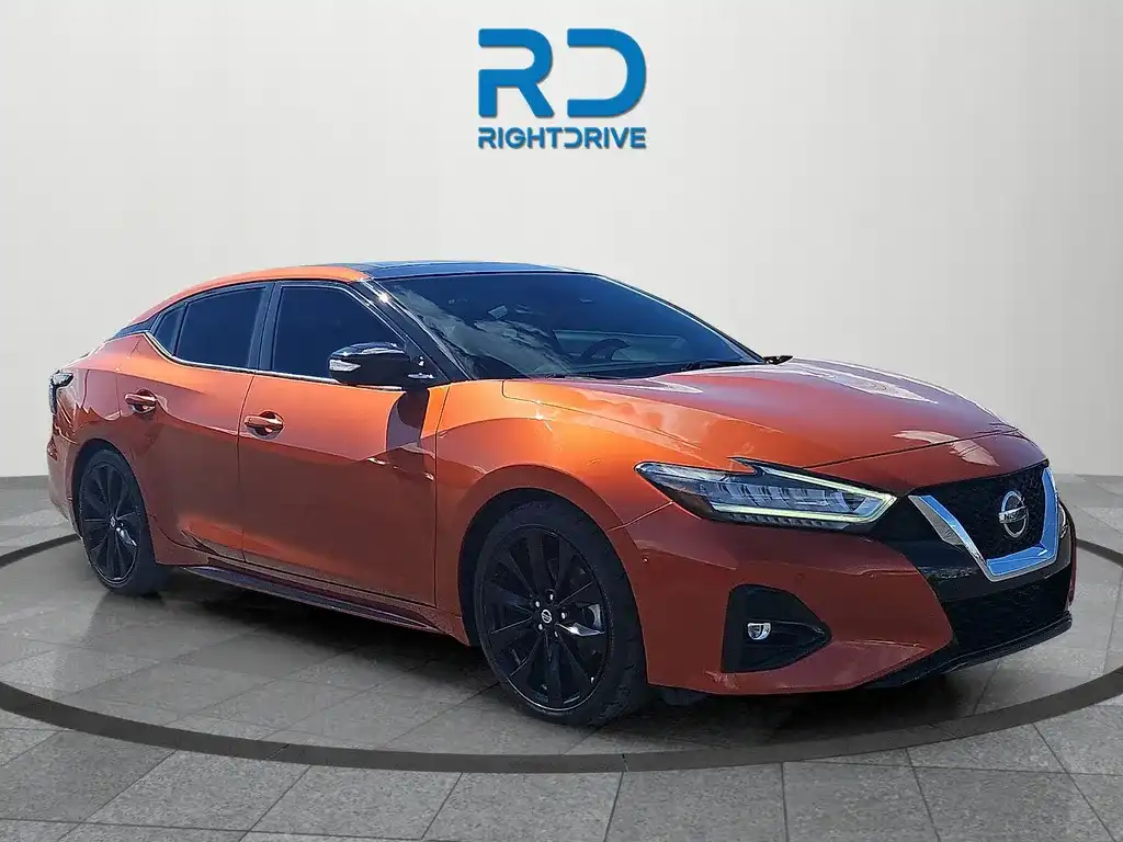2020 Nissan Maxima SR's photo
