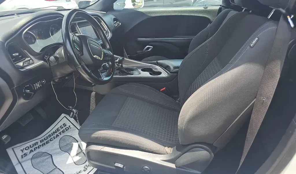 2019 Dodge Challenger SXT Auto photo 4