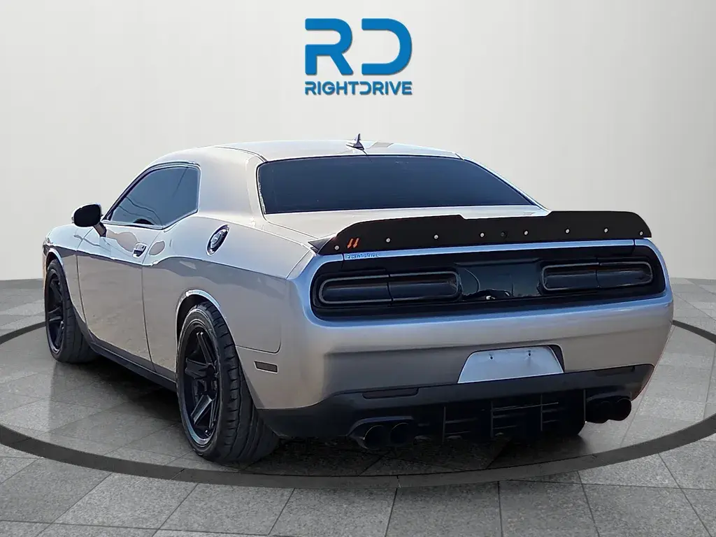 2015 Dodge Challenger SRT 392 photo 4