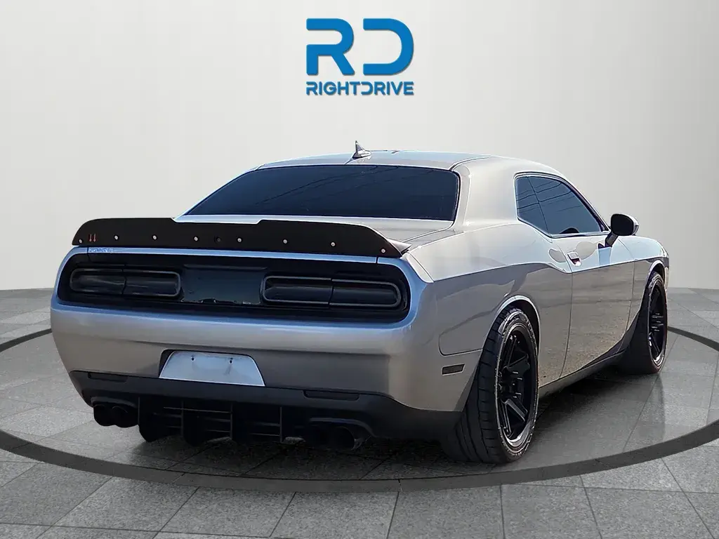 2015 Dodge Challenger SRT 392 photo 3