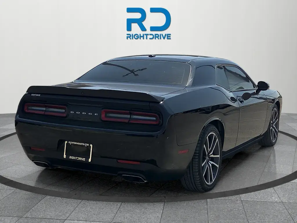 2023 Dodge Challenger R/T photo 3