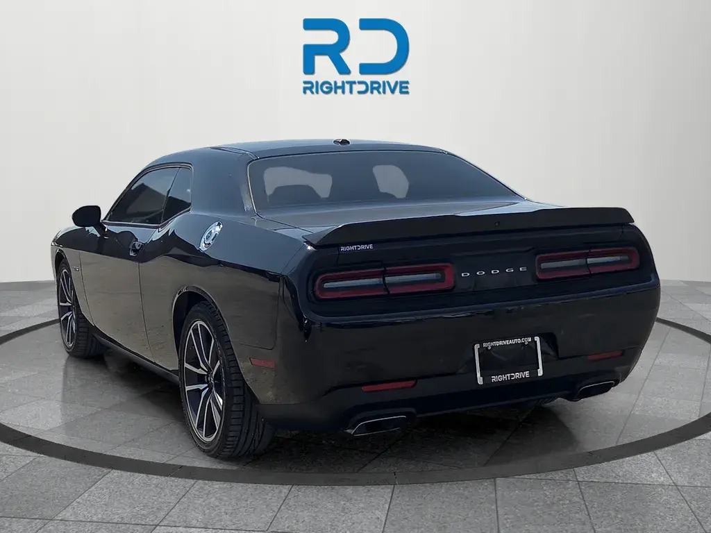2023 Dodge Challenger R/T photo 4