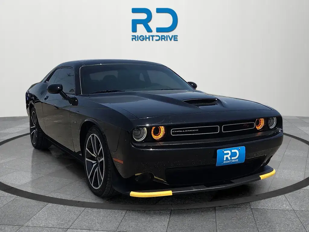 2023 Dodge Challenger R/T photo 1