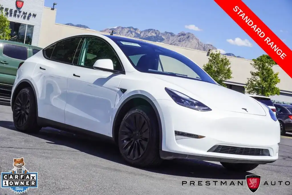 2024 Tesla Model Y Long Range Rear Wheel Drive's photo
