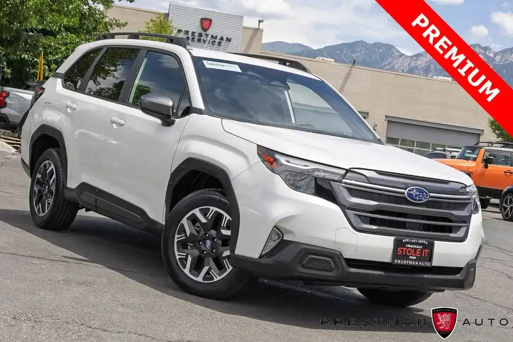 2025 Subaru Forester Premium's photo