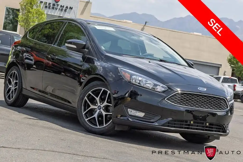 2018 Ford Focus Hatch SEL's photo