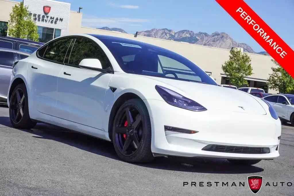 2022 Tesla Model 3 Performance Dual Motor All-Wheel Drive's photo