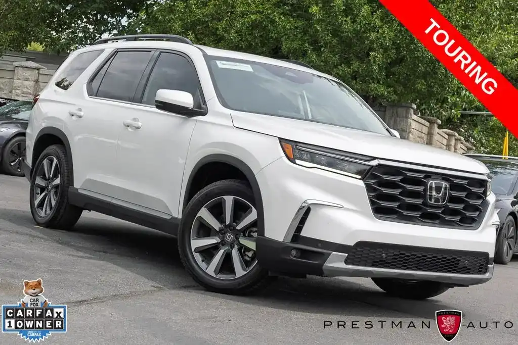 2025 Honda Pilot Touring 2WD's photo