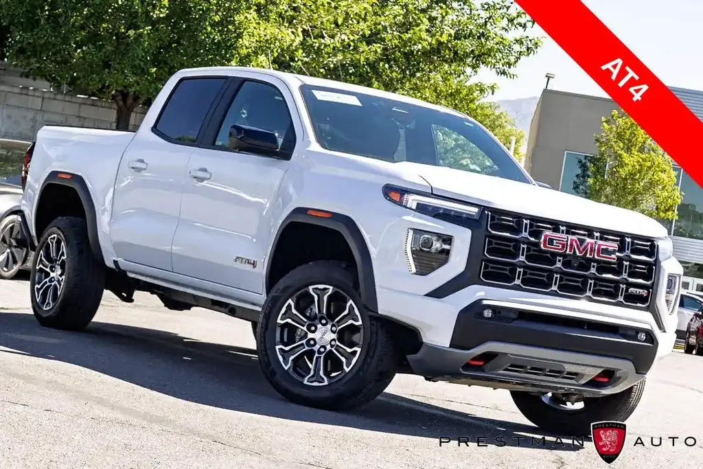 2025 GMC Canyon AT4 4WD Crew Cab Short Box's photo