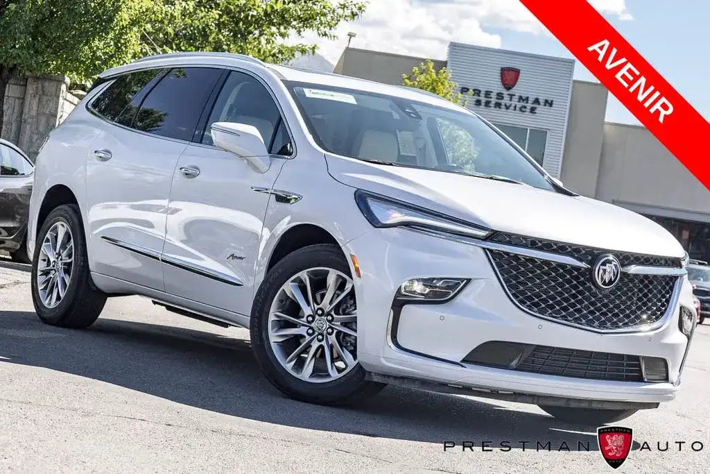 2023 Buick Enclave Avenir AWD's photo